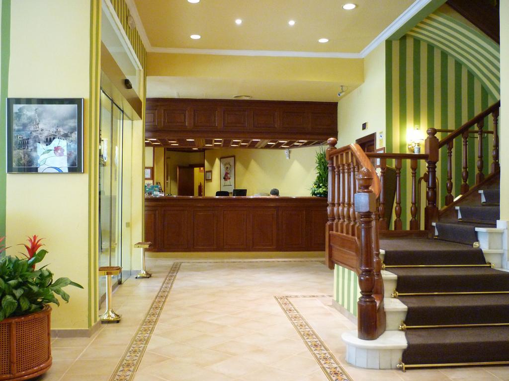 Regencia Colon Hotell Barcelona Eksteriør bilde